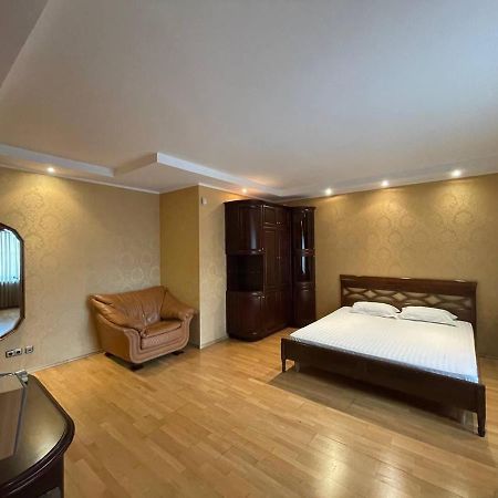 One Bedroom Kreschatik Str 4 키예프 외부 사진
