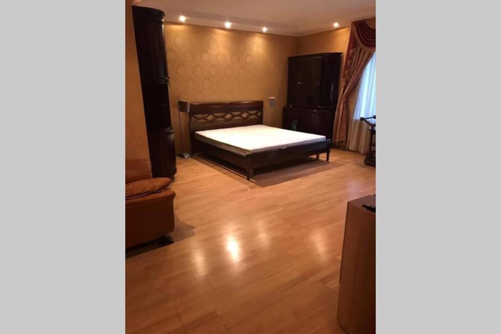 One Bedroom Kreschatik Str 4 키예프 외부 사진