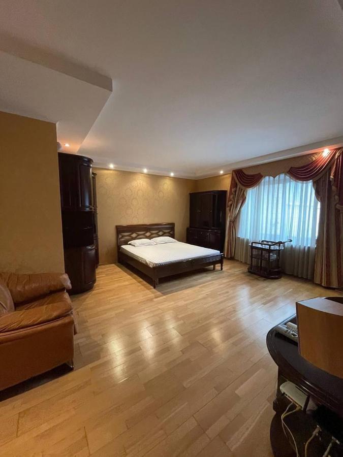 One Bedroom Kreschatik Str 4 키예프 외부 사진