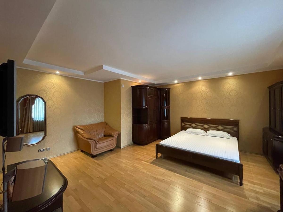 One Bedroom Kreschatik Str 4 키예프 외부 사진